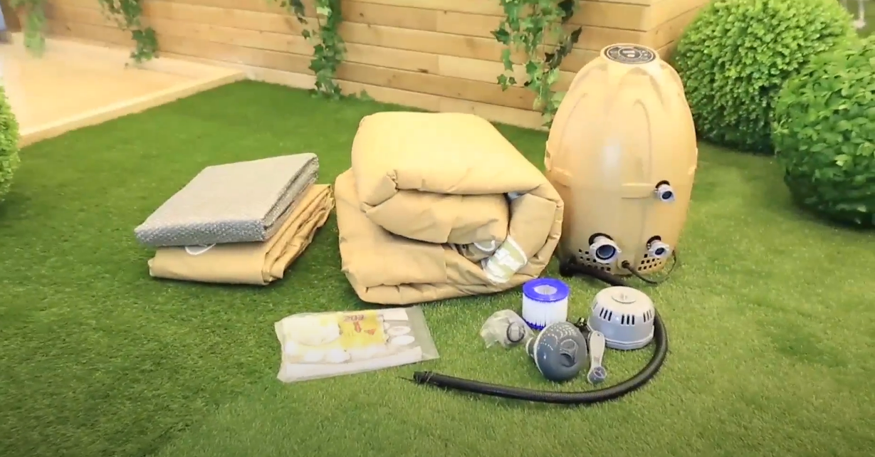 Il est possible d'installer un spa gonflable sur de l'herbe
